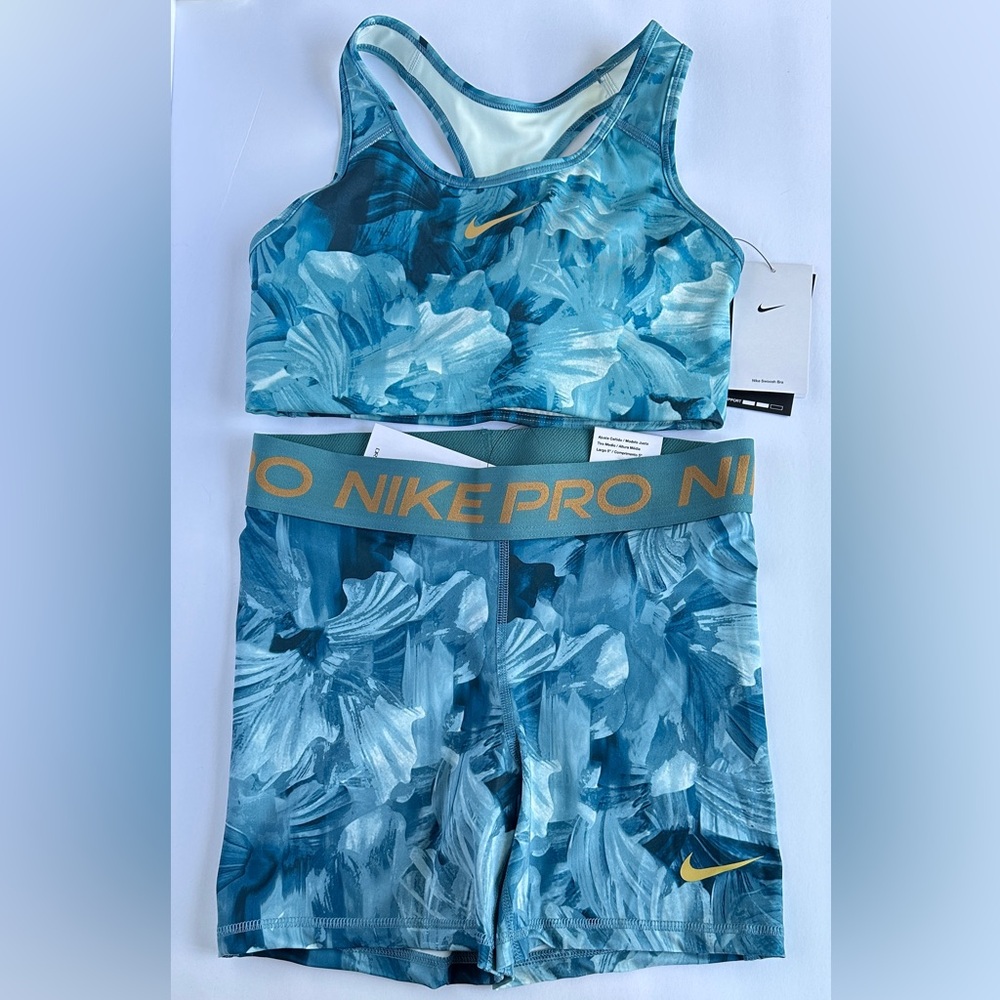 Bundle Nike Pro Women's 5" Shorts & Swoosh Medium-Support Padded Sports Bra - Picture 8 of 14